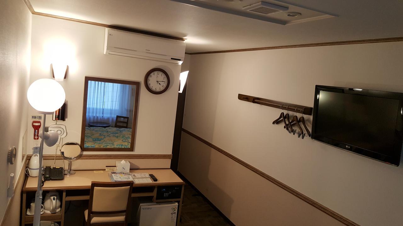 Toyoko Inn Busan Haeundae 1 Exterior foto